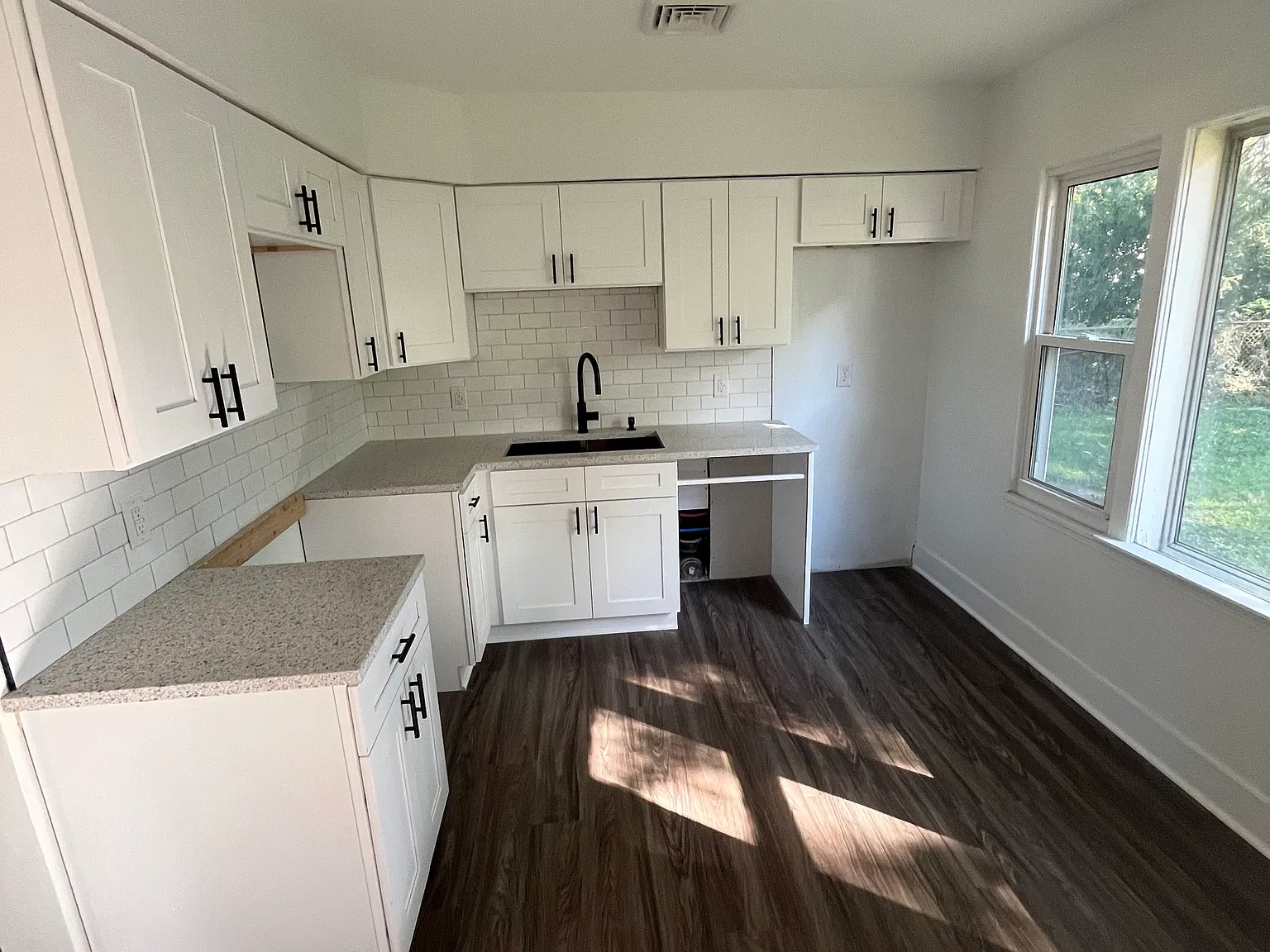 3 bed, 942 sqft, $1,250 — Photo 3