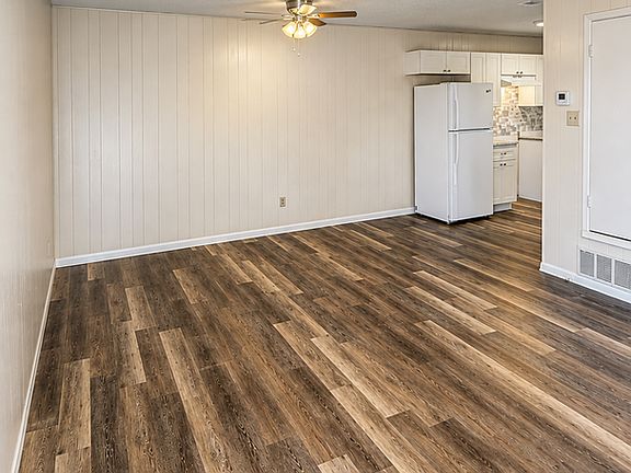 5th image of 3422 State St APT D