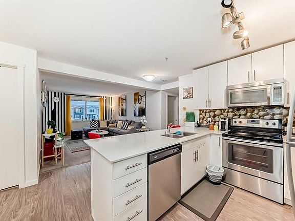 5th image of 181 Skyview Ranch Mnr N #3302