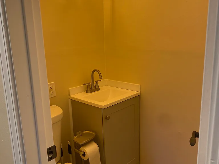 544 Robinhood Dr — Photo 16