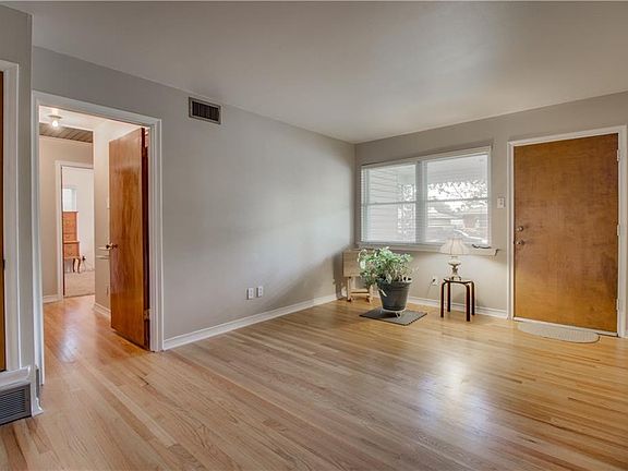 5th image of 2517 Lakewood Dr