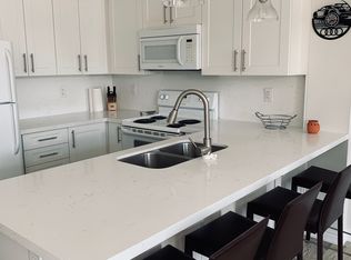 2326 Taunton Rd #306, Oakville, ON L6H 0L3