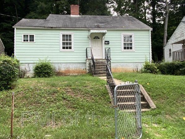2716 Ivy Ave