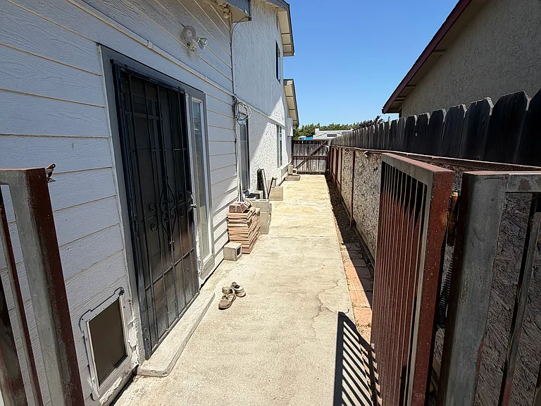 1324 Morning Dew Pl — Photo 17