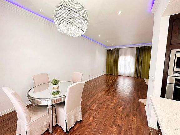 3rd image of 9310 Towne Centre Dr Unit 72