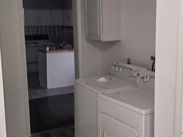 118 S Butler St #A, Saint Clairsville, OH 43950