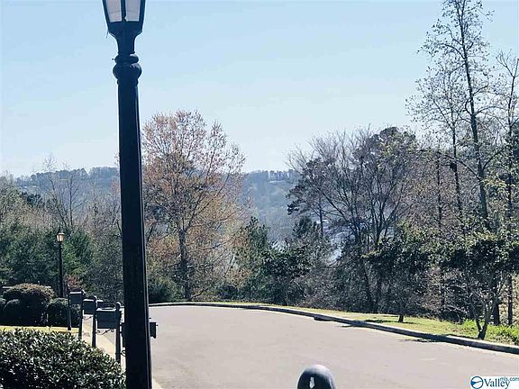 4th image of 68 Chittomwood Dr