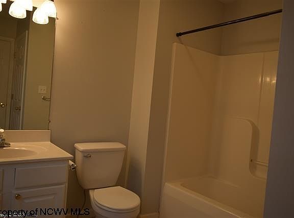 5th image of 874 Tremont St