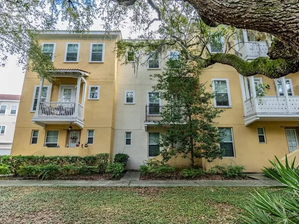 956 Sombra St, Tampa, FL 33619