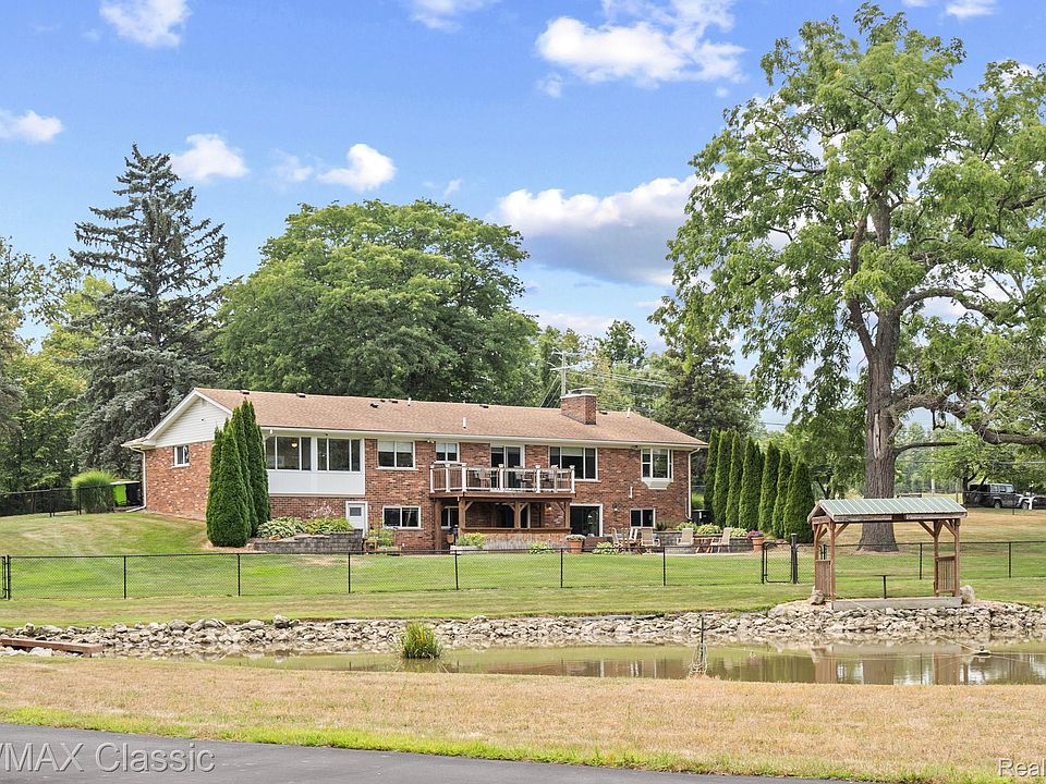 41700 W Eleven Mile Rd, photo 21