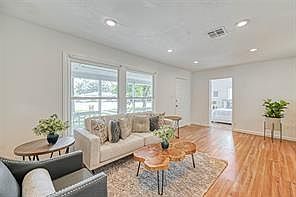 4th image of 1506 1st Ave N