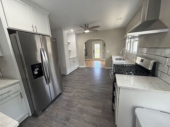 5th image of 1214 E Samuel Ave