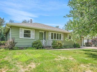 216 Windsor Dr, Waterloo, IA 50701