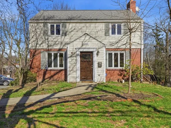 1002 Greenlawn Dr, Pittsburgh, PA 15216