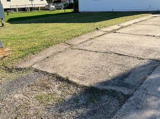 825 Pecos Ave, Port Arthur, TX 77642