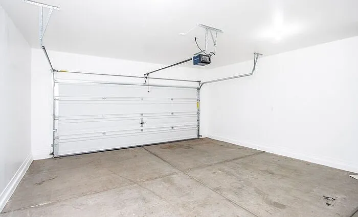2377 E Alonso Dr — Photo 18