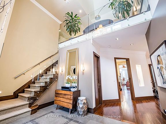 4th image of 32 Wembley Ave