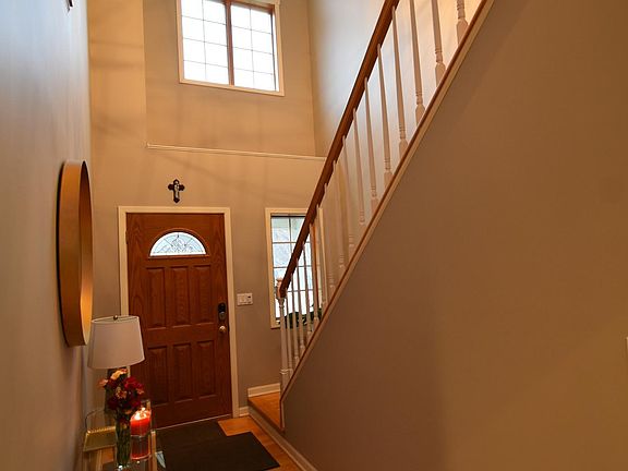 2nd image of 2014 Fox Valley Dr SW