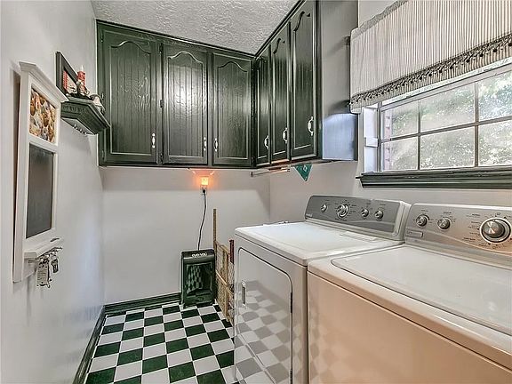 2nd image of 2308 Houston Ave
