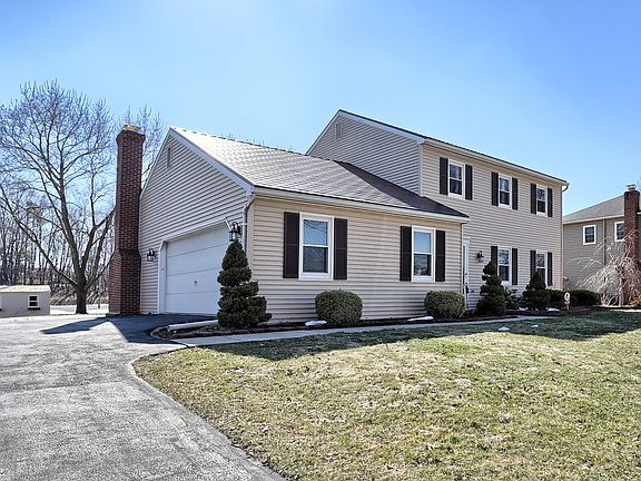 3rd image of 2229 Bradley Dr