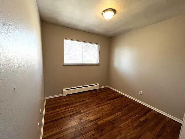 5858 Pierson St — Photo 13