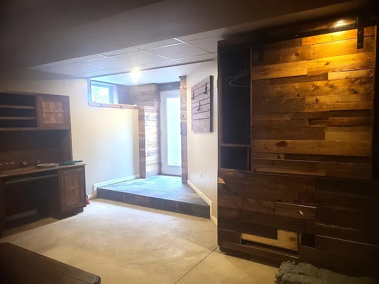 630 Whitney Ave — Photo 36