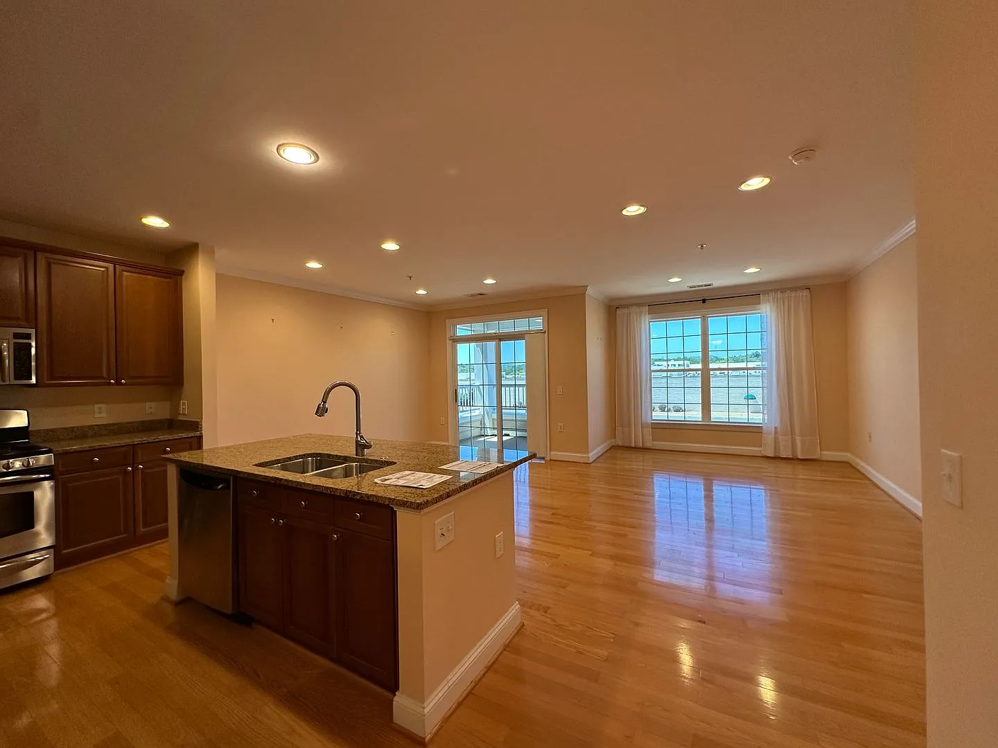 Glenwood Station Condo — Photo 3