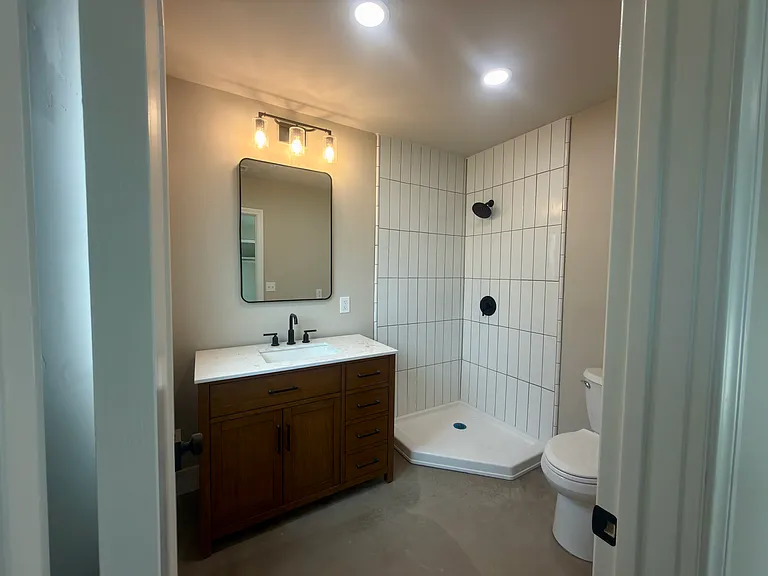 831 Monticello Dr — Photo 34