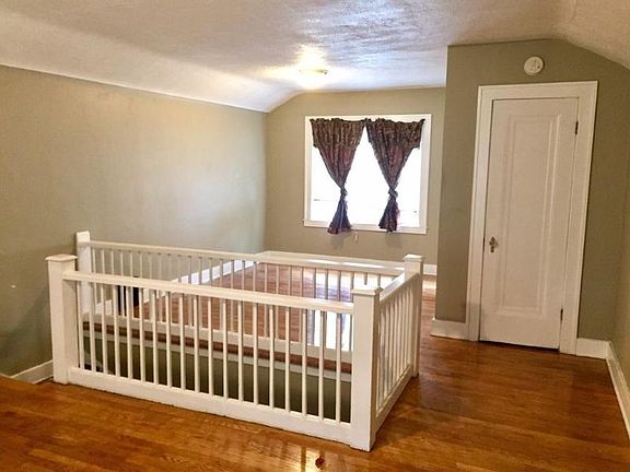 4th image of 2031 Francis Ave SE
