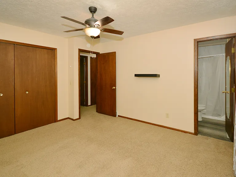 4745 Briarhill Dr — Photo 15