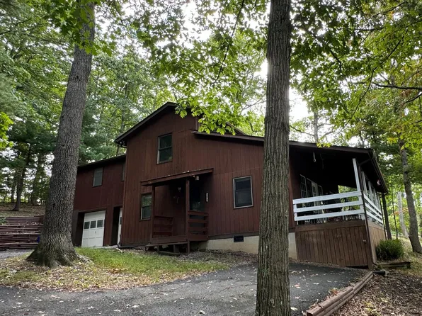 1078 Lakeview Dr, Cross Junction, VA 22625