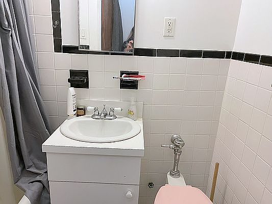 5th image of 277 Henry St APT 2C