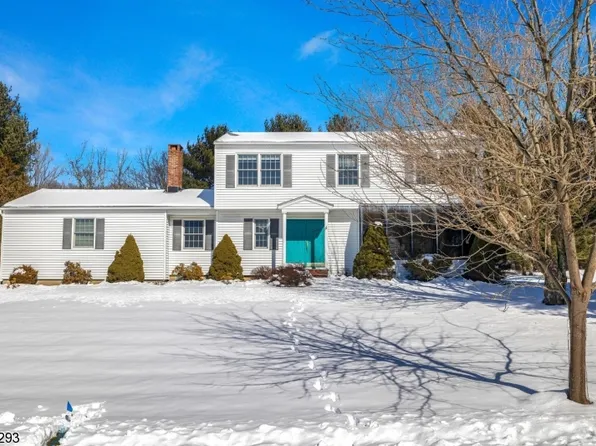 34 Quail Run, Washington Twp., NJ 07853