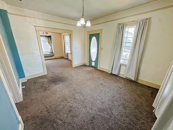 5th image of 502 E Jackson Ave