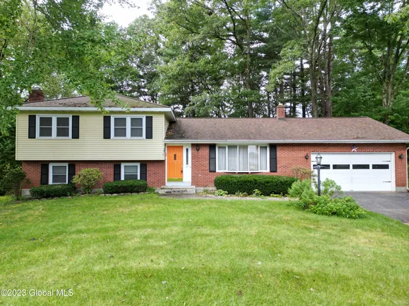20 Woodlake Drive, Wilton, NY 12831