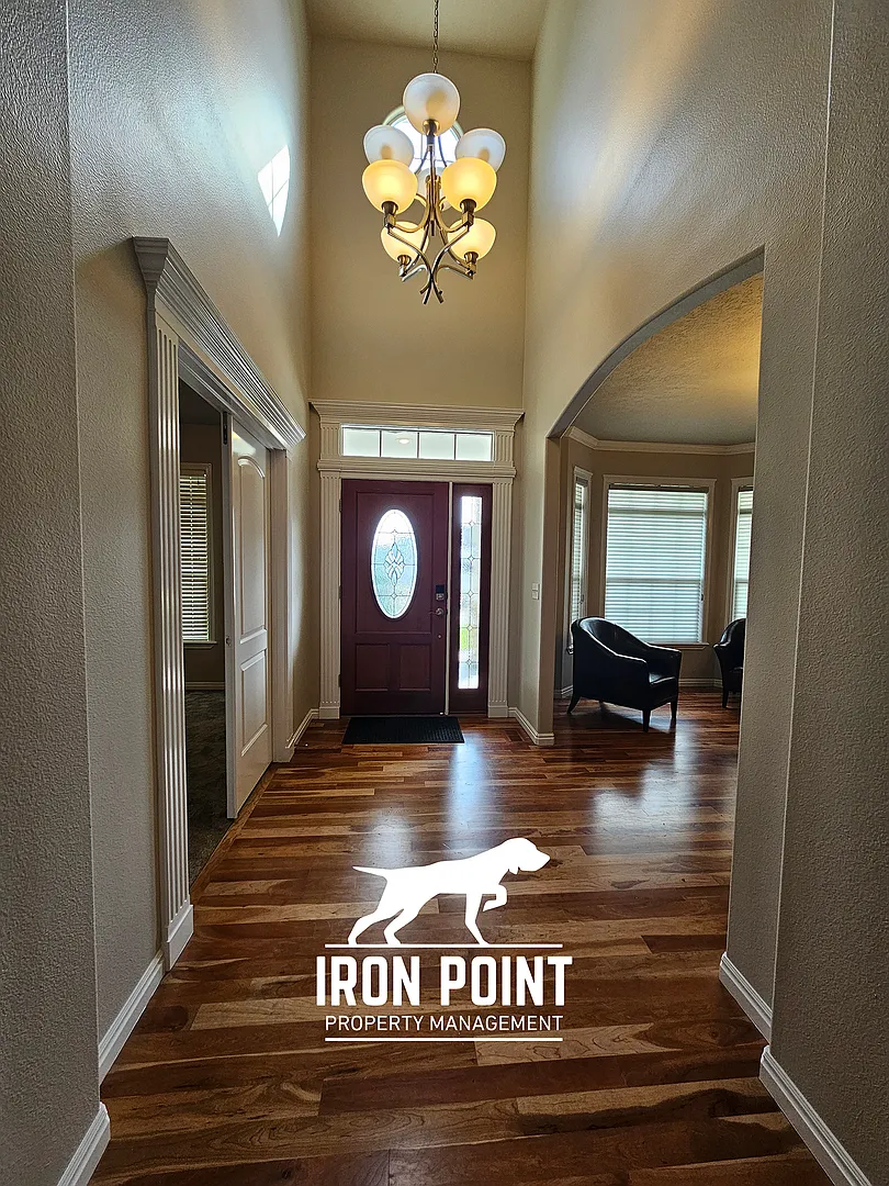 4bed/2.5 bath in sought after Bear Creek Subdivision-Meridian! — Photo 4