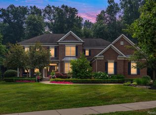 50777 Chesapeake Dr, Novi, MI 48374