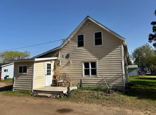 726 E 2nd St S, Pillager, MN 56473