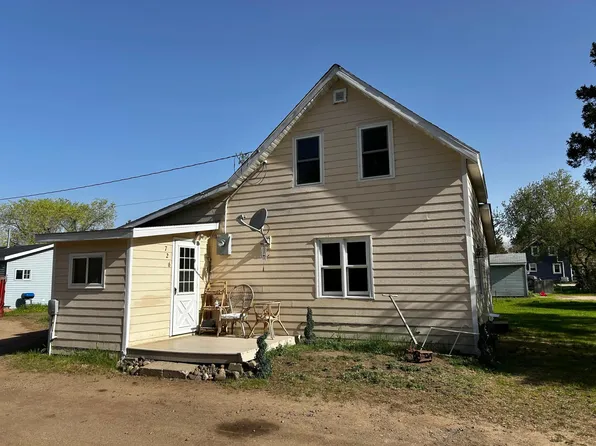 726 E 2nd St S, Pillager, MN 56473