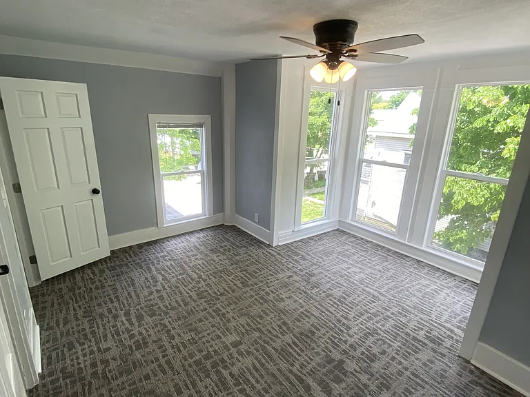 417 S Sheldon St — Photo 12