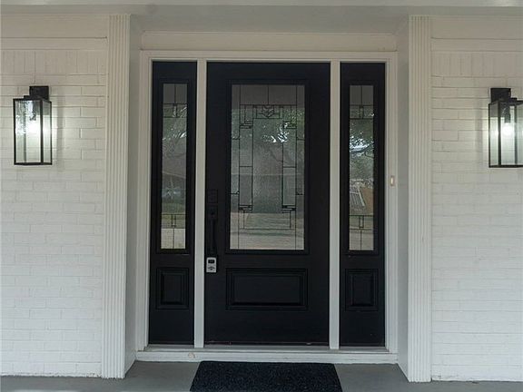 2nd image of 2704 E Loma Vista Ave