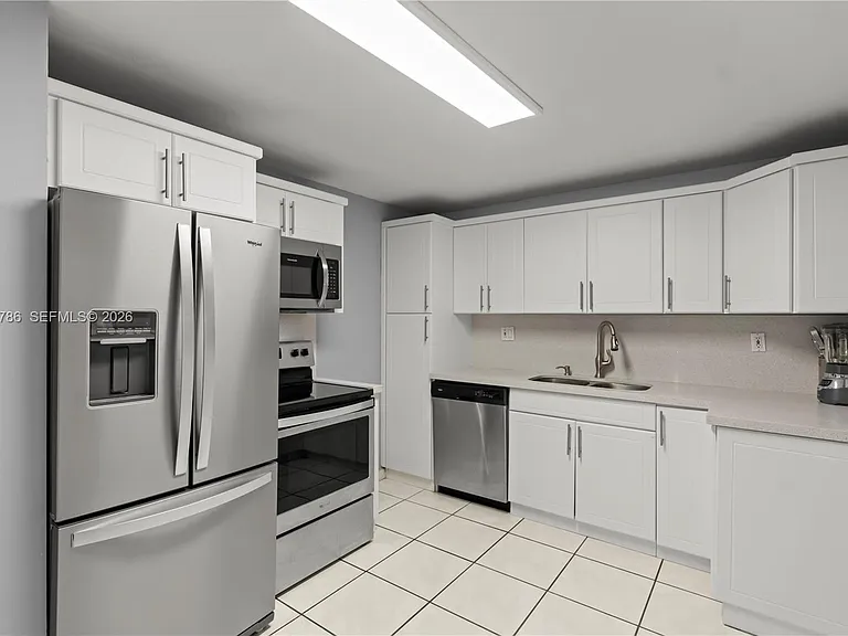18151 NE 31st Ct #305 — Photo 11