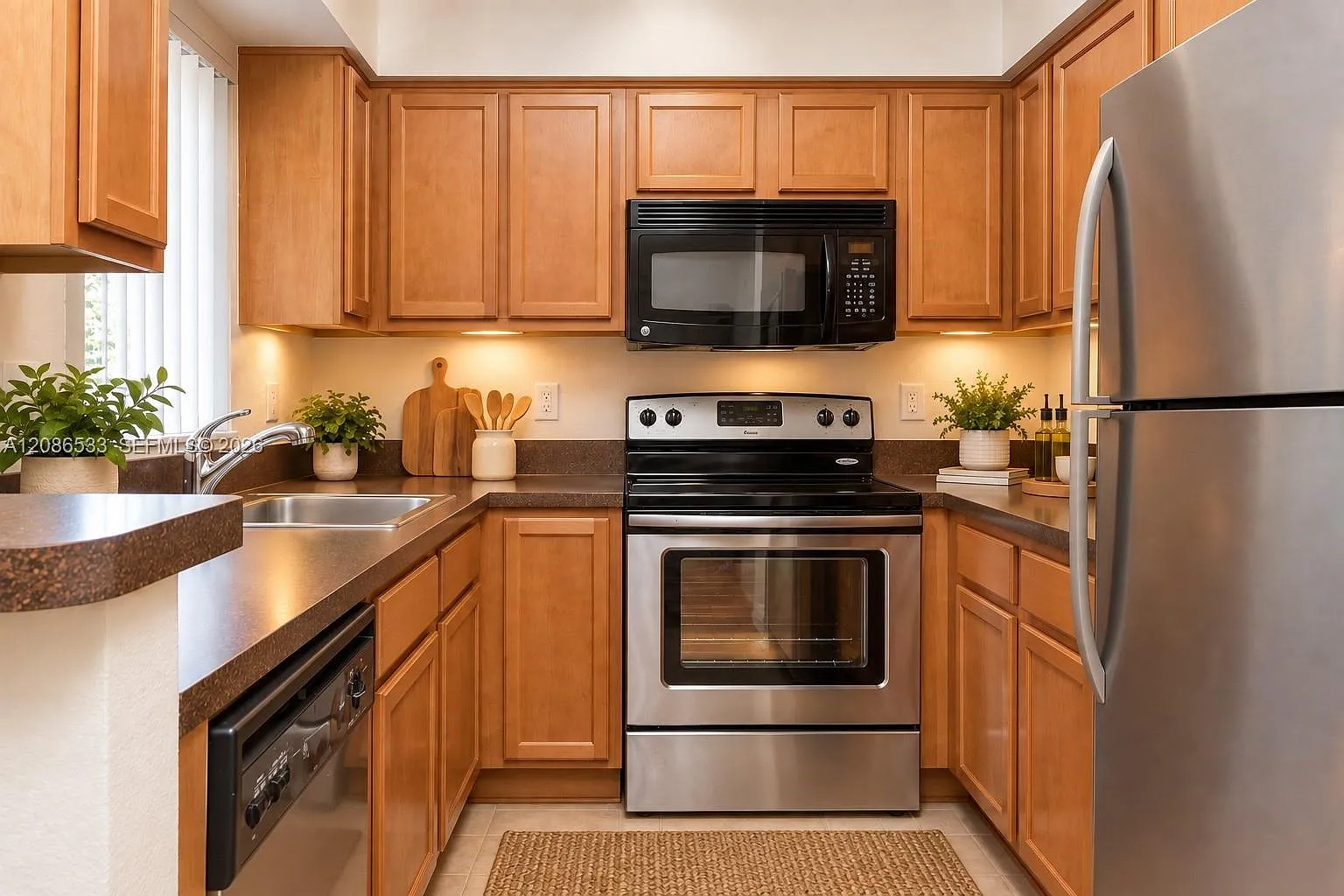 South Palm Place Condo — Photo 1
