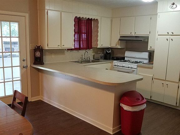 4th image of 705 Hawkins Ave