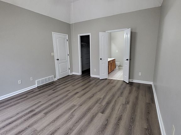 Main bedroom(downstairs)