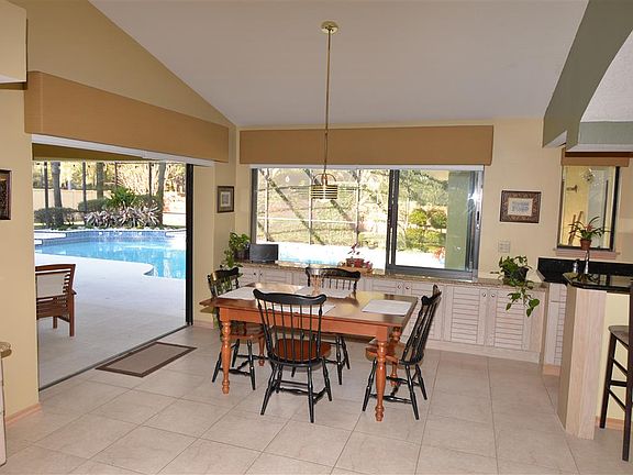 5th image of 771 Bear Creek Cir