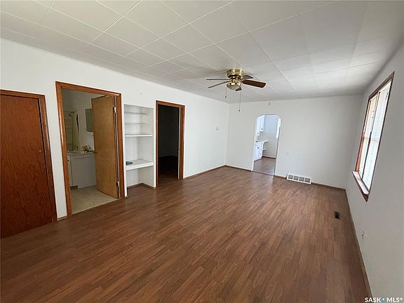 5th image of 109 1st AVENUE N