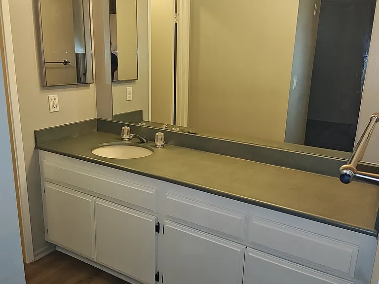 13463 Mulberry Dr #12 — Photo 10