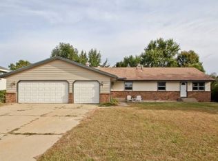 4862 Stauffer Ave SE, Kentwood, MI 49508