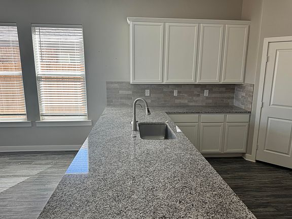2nd image of 13701 Avenue S